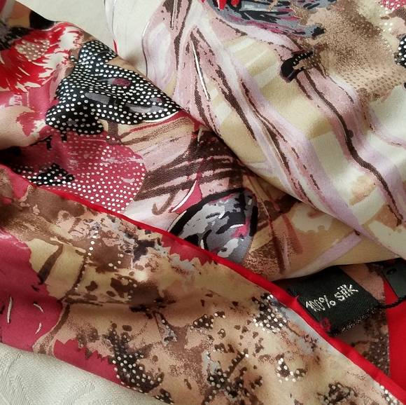 New Adorable Silk Floral Scarf - Picture 9 of 15